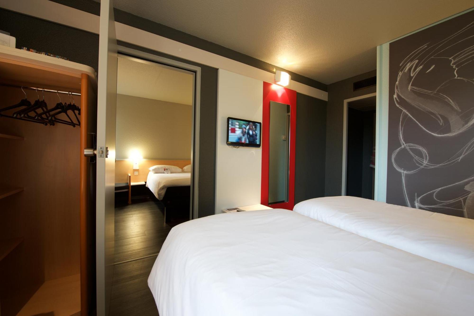 Ibis Pau Lescar Hotel Quarto foto