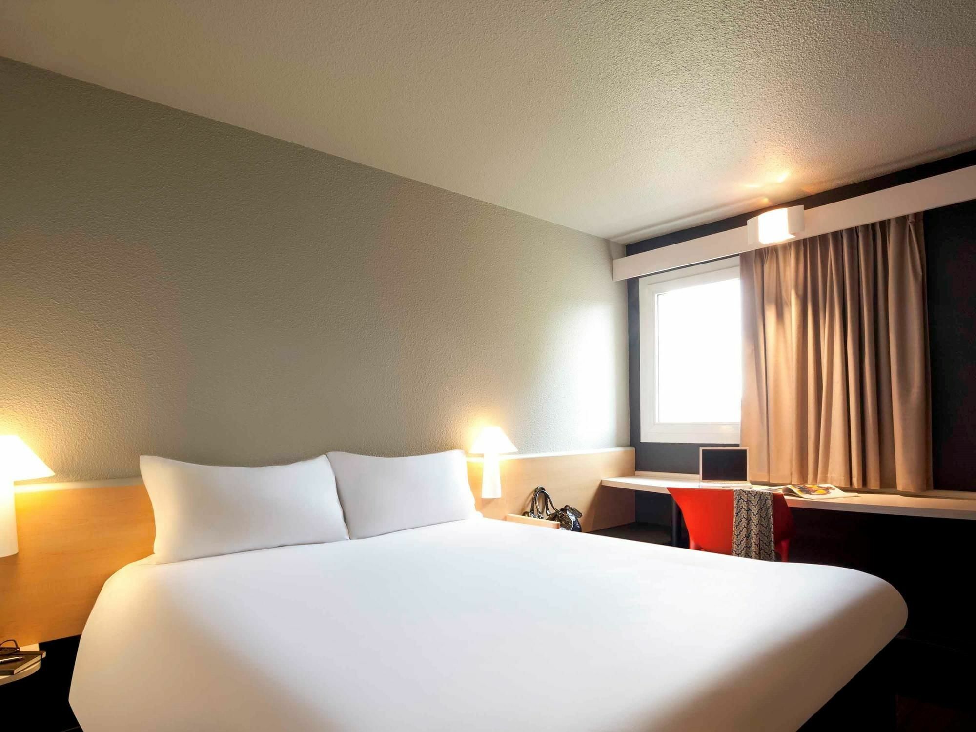 Ibis Pau Lescar Hotel Exterior foto